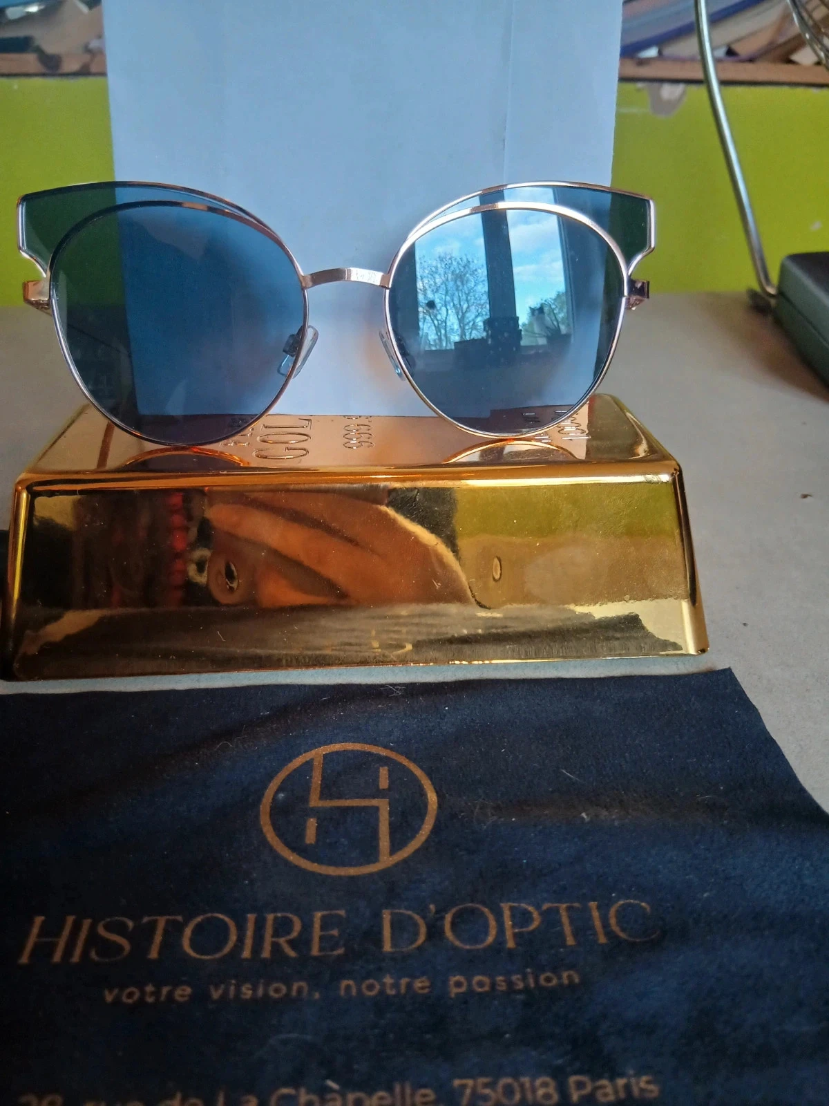 Luxe Sunglasses - Gold & Black Cat-Eye Style – photo 2